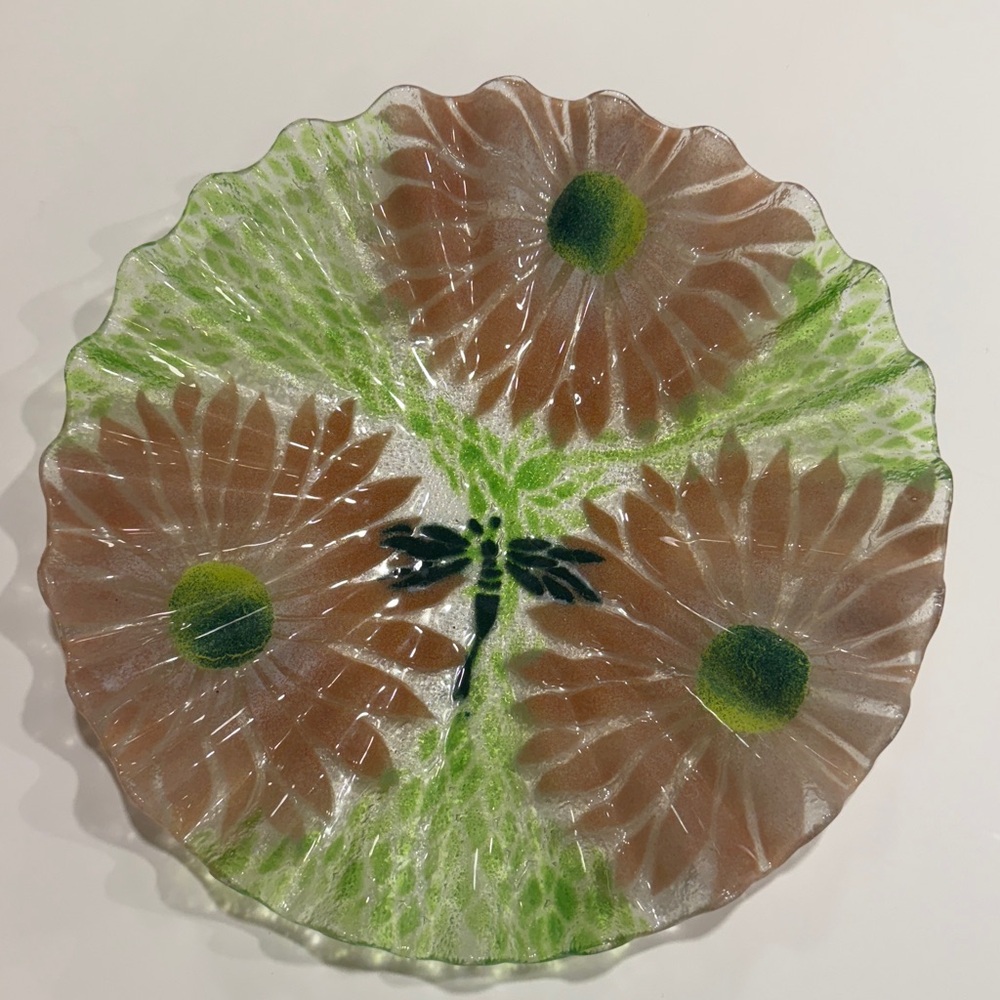 Sydenstricker Fused Green Pleated Platter Pink Petals Flowers & Dragonfly 12in